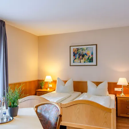 Kurgarten-hotel 3*