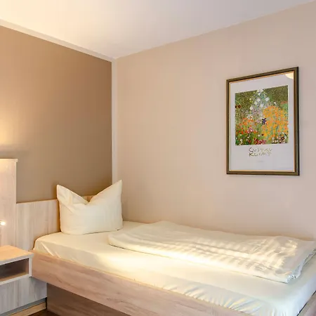 מלון Kurgarten-hotel